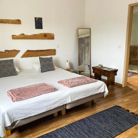 Pachamama Surfhouse Surf&yoga Hostal Casais de Sao Lourenco